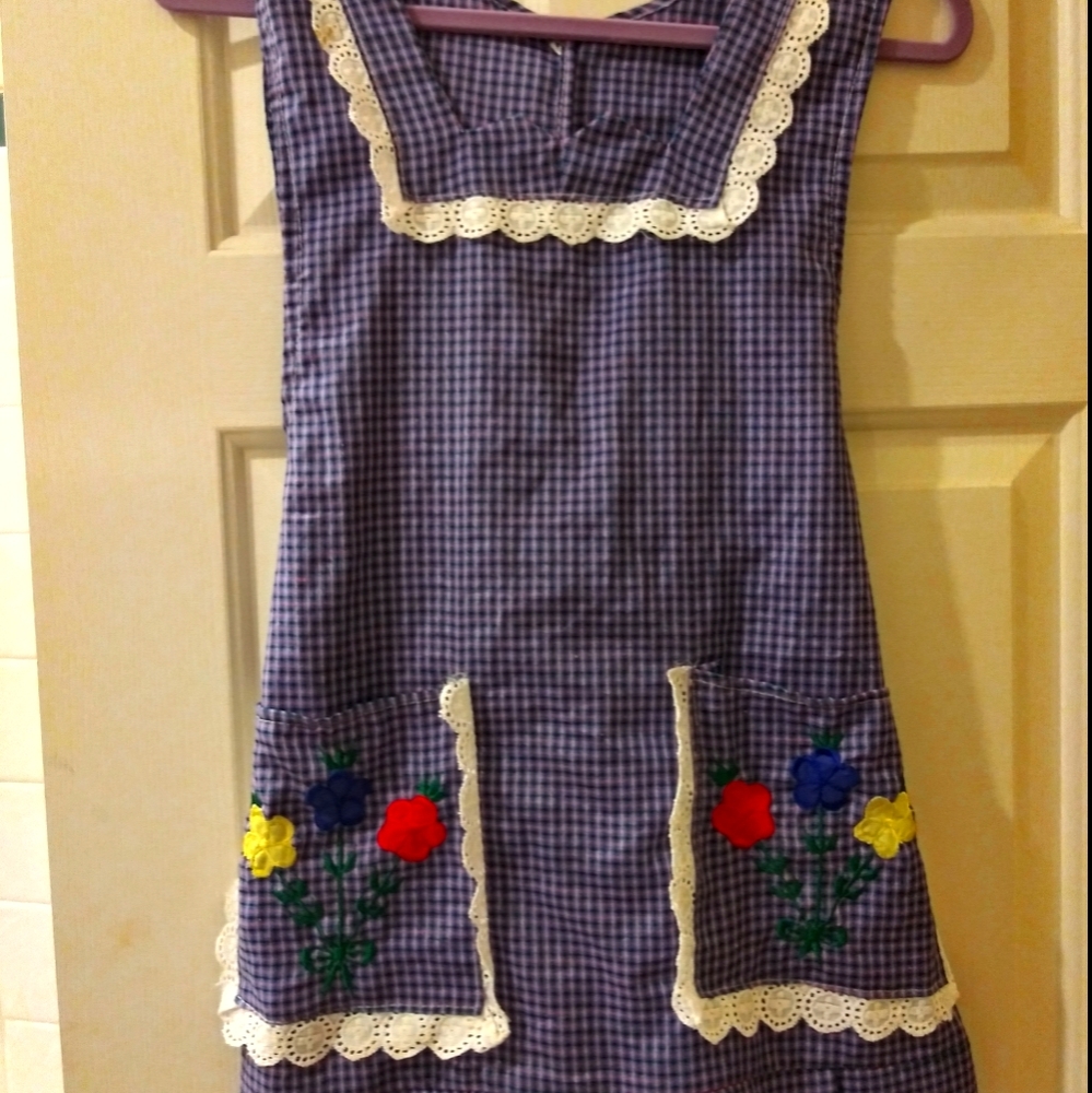 Vintage Button Back Apron